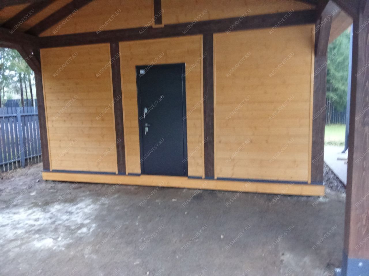 Навес для двух машин с хозблоком ЭДЕМ двускатный фото 4